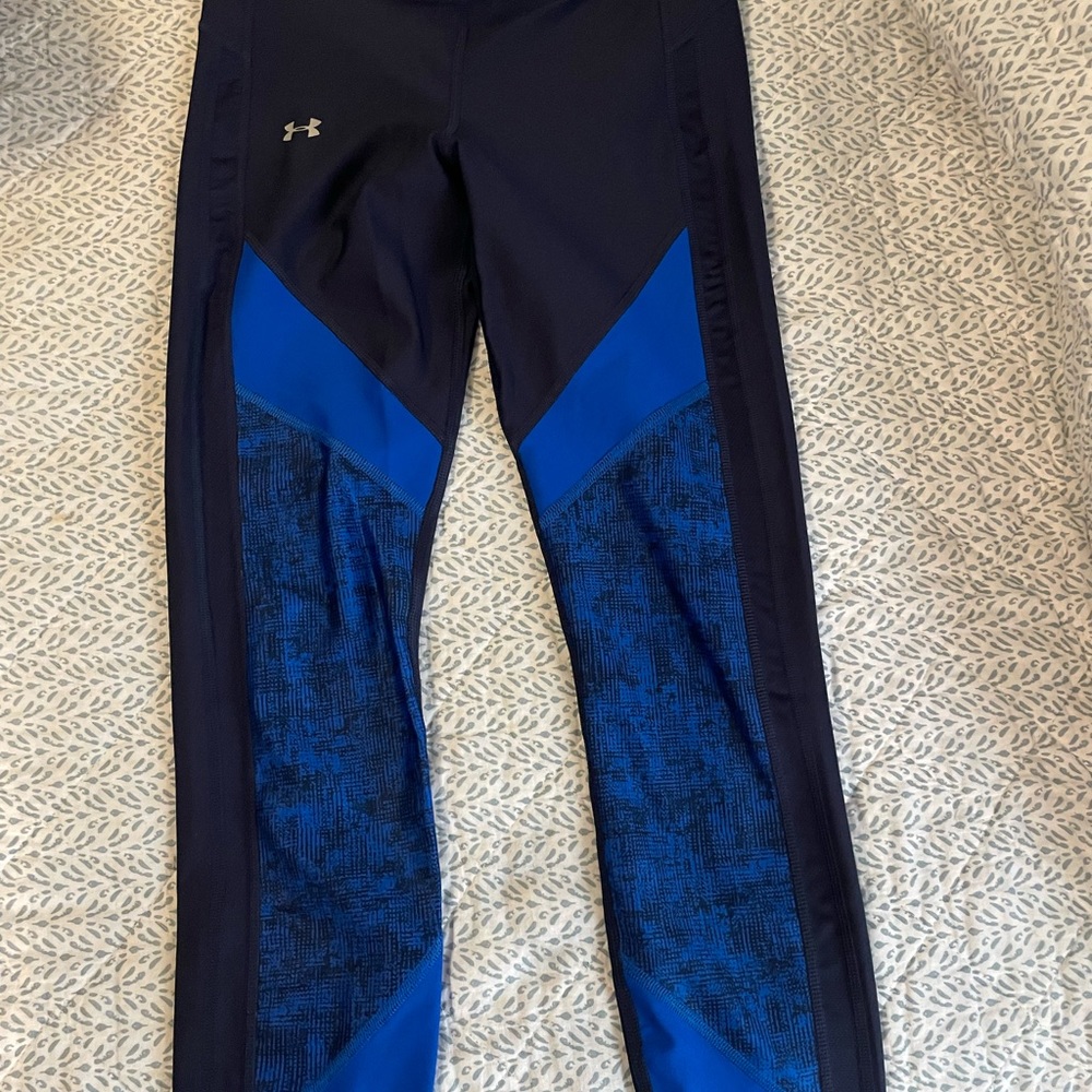 Women’s Under Armour tights  size Medium